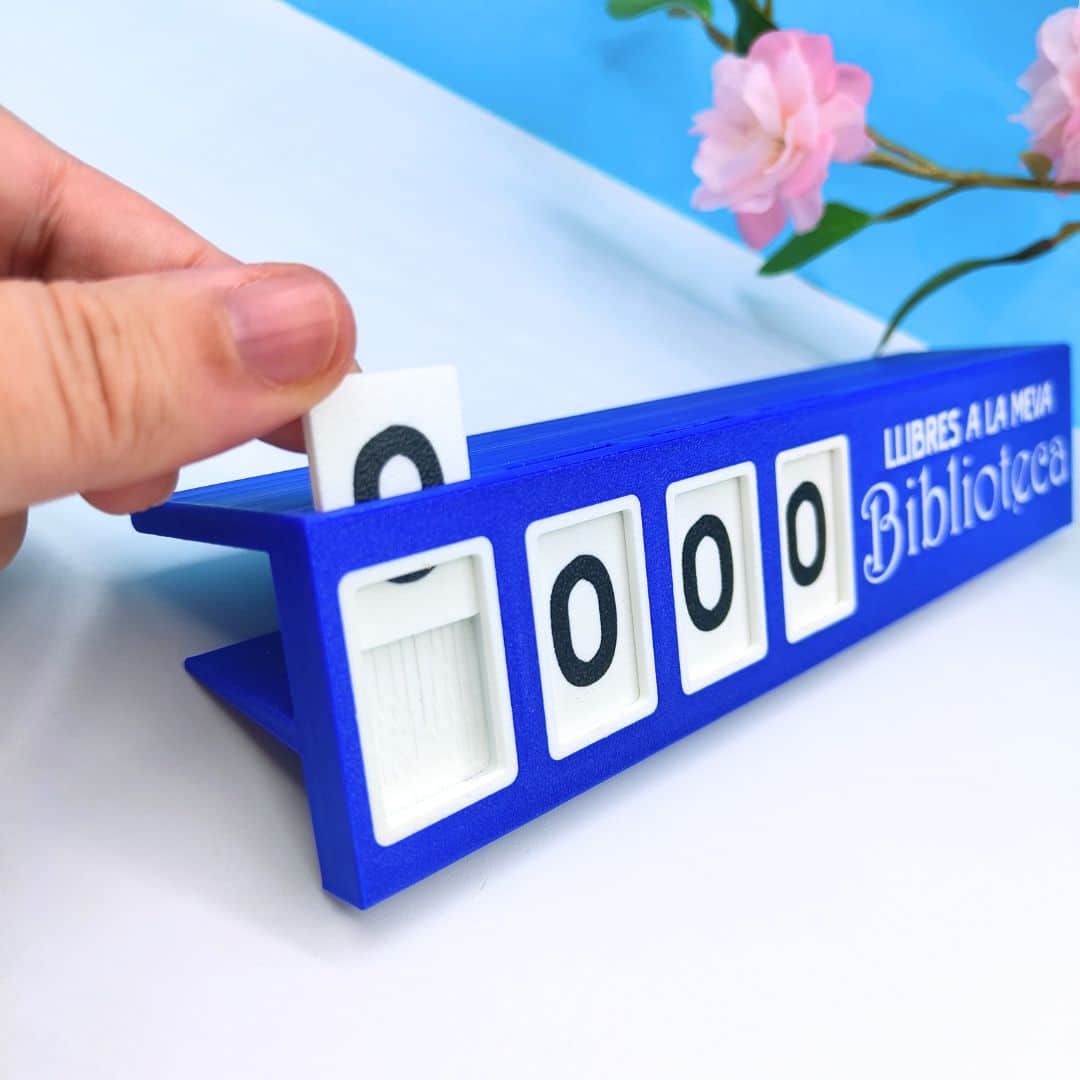 Customizable counter for shelves