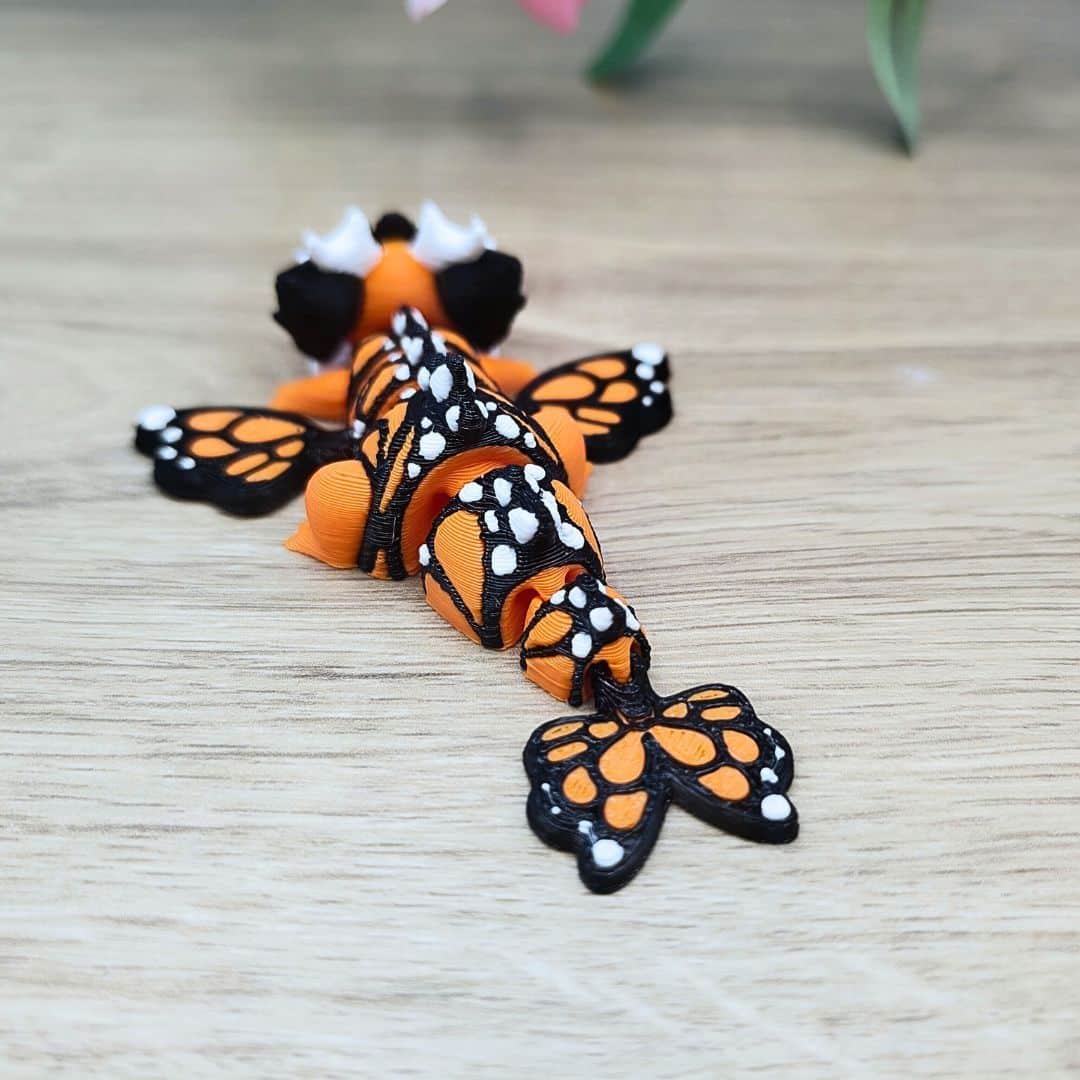 Dragón mariposa monarca