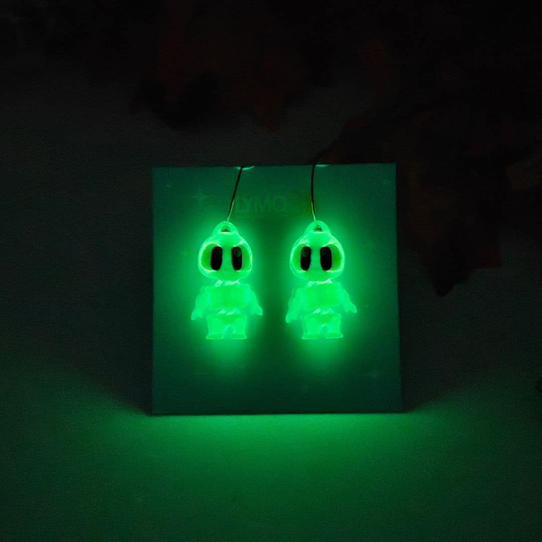 fluoreszierende Knochenohrringe